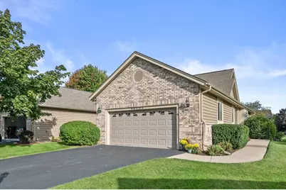 W240N2377  Range Line Ct #B, Pewaukee, WI 53072 - Photo 2