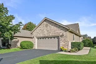 W240N2377 Range Line Ct, Pewaukee, WI 53072 - Photo 2
