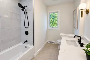 11040 N Riverland Ct, Mequon, WI 53092 - Photo 18