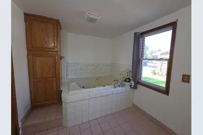 1409 S 16th St, Manitowoc, WI 54220 - Photo 10