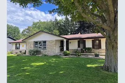 5515  Birch View Rd, Racine, WI 53402 - Photo 1