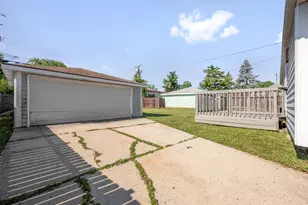 7719 W Winfield Ave, Milwaukee, WI 53218 - Photo 18