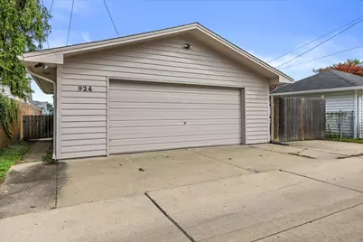 924  Hayes Ave, Racine, WI 53405 - Photo 26