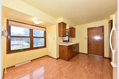 722  Summit Ave, Waukesha, WI 53188 - Photo 4