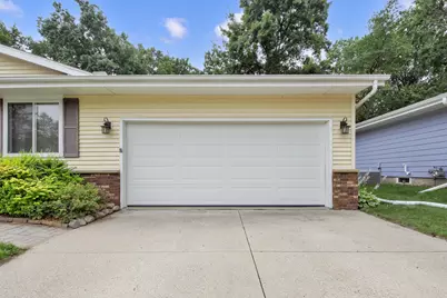 1827  Creek Rd, West Bend, WI 53090 - Photo 28