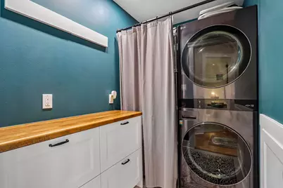 724 E Pearson St, Milwaukee, WI 53202 - Photo 34