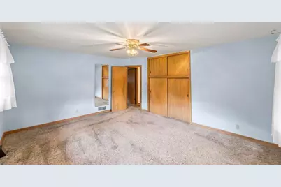 2300  Kevenauer Dr, Brookfield, WI 53005 - Photo 16