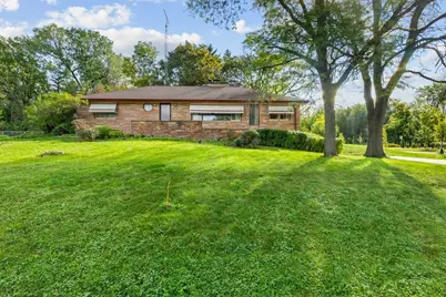 2300  Kevenauer Dr, Brookfield, WI 53005 - Photo 2