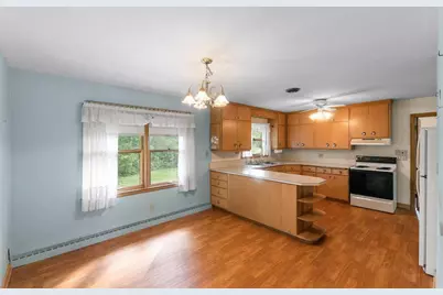 2300  Kevenauer Dr, Brookfield, WI 53005 - Photo 8