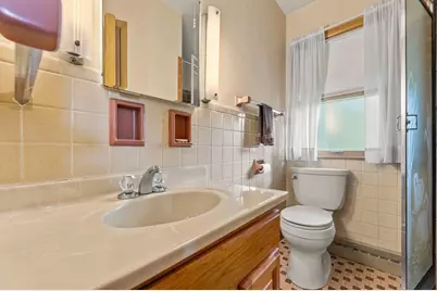 2300  Kevenauer Dr, Brookfield, WI 53005 - Photo 24