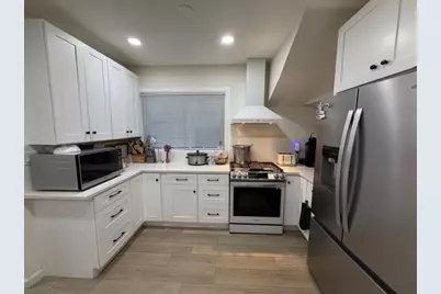 1055 N 68th St, Wauwatosa, WI 53213 - Photo 14
