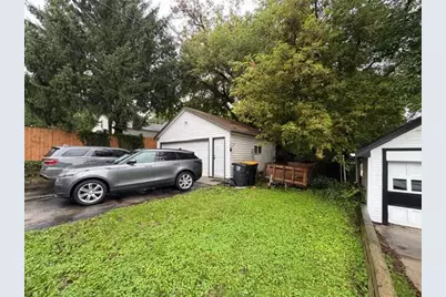 1055 N 68th St, Wauwatosa, WI 53213 - Photo 6