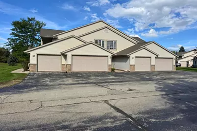 859 E Loos St #2, Hartford, WI 53027 - Photo 2