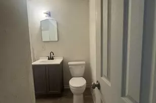 1984 W Congress St, Milwaukee, WI 53209 - Photo 22