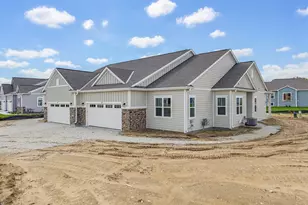 855 Stirling Dr, Oconomowoc, WI 53066 - Photo 4