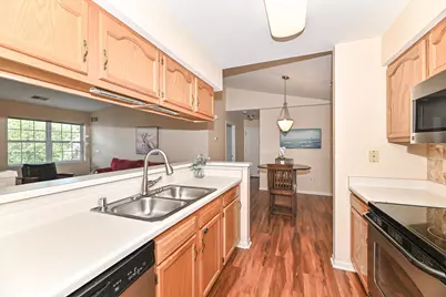 7984 N 107th St #5, Milwaukee, WI 53224 - Photo 8