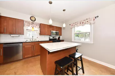 3049 N 90th St, Milwaukee, WI 53222 - Photo 6