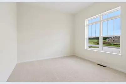 N68W26123  Brighton Dr, Lisbon, WI 53089 - Photo 6