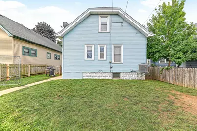 3332 S 9th Pl, Milwaukee, WI 53215 - Photo 32