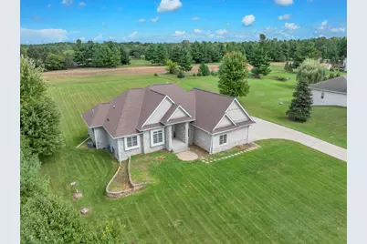 7611  Fairway Ln, Farmington, WI 53090 - Photo 6