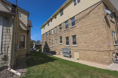 915  Minnesota Ave, South Milwaukee, WI 53172 - Photo 2