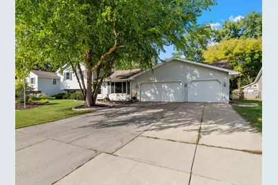 2760  Sunray Ln, Howard, WI 54313 - Photo 2