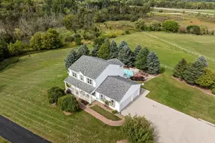 W6188 Linda Ln, Plymouth, WI 53073 - Photo 6