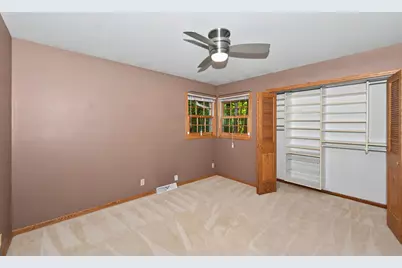 5879  Ramona Dr, Greendale, WI 53129 - Photo 22