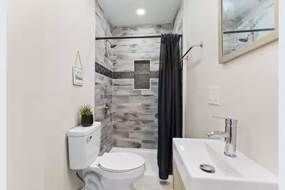 2559 S 84th St, West Allis, WI 53227 - Photo 8
