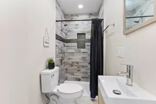 2559 S 84th St, West Allis, WI 53227 - Photo 8