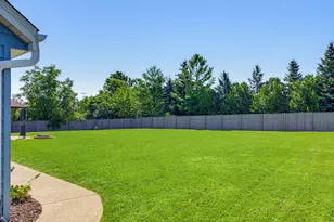 4645 W Sherwood Dr, Franklin, WI 53132 - Photo 48