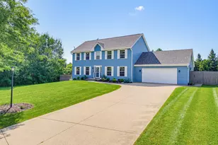 4645 W Sherwood Dr, Franklin, WI 53132 - Photo 42