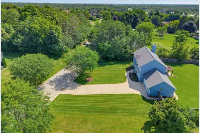 4645 W Sherwood Dr, Franklin, WI 53132 - Photo 54