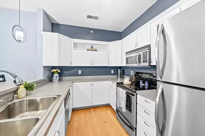 1619 N Farwell Ave #108, Milwaukee, WI 53202 - Photo 10