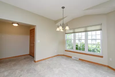 2836  Raintree Ln, Waukesha, WI 53189 - Photo 8
