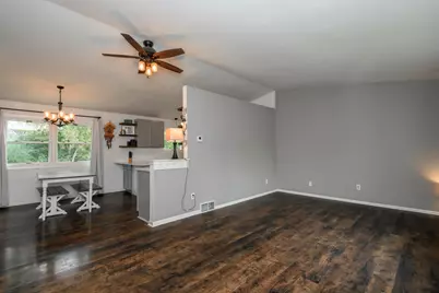 929  Howard St, Waukesha, WI 53188 - Photo 6