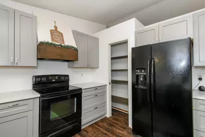 929  Howard St, Waukesha, WI 53188 - Photo 14