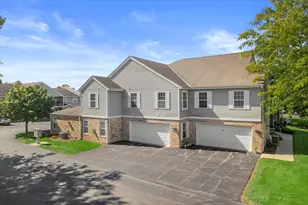1102 N Sunnyslope Dr, Racine, WI 53406 - Photo 2