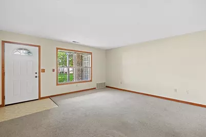 1102 N Sunnyslope Dr #104, Racine, WI 53406 - Photo 8