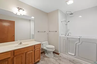 1102 N Sunnyslope Dr #104, Racine, WI 53406 - Photo 20
