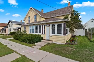 1606 20th St, Two Rivers, WI 54241 - Photo 2