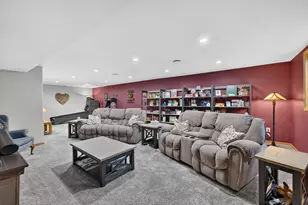 520 Green Valley Dr, Racine, WI 53406 - Photo 26
