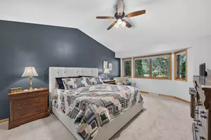 520 Green Valley Dr, Racine, WI 53406 - Photo 12