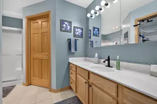 520 Green Valley Dr, Racine, WI 53406 - Photo 14