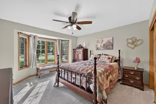 520 Green Valley Dr, Racine, WI 53406 - Photo 16