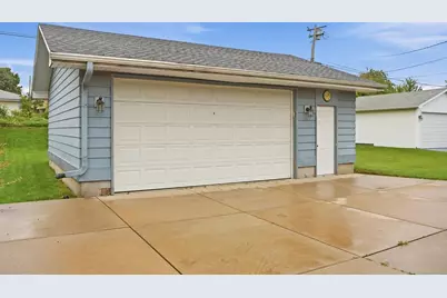 6665 S 20th St, Oak Creek, WI 53154 - Photo 34