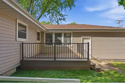 8722 N 52nd St, Brown Deer, WI 53223 - Photo 4