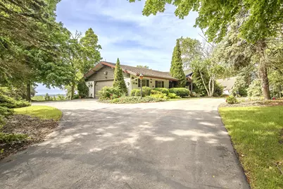 W215N5353  Ada Ct, Menomonee Falls, WI 53051 - Photo 2