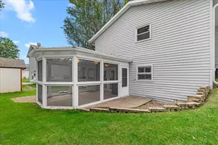 819 Kings Ridge Ct, West Bend, WI 53090 - Photo 34