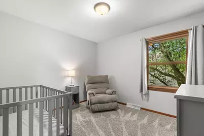 819  Kings Ridge Ct, West Bend, WI 53090 - Photo 16